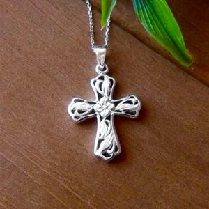 New Beautiful 925 Silver Filigree Cross Necklace